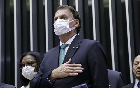 Bolsonaro é homenageado na Câmara e agradece a Arthur Lira