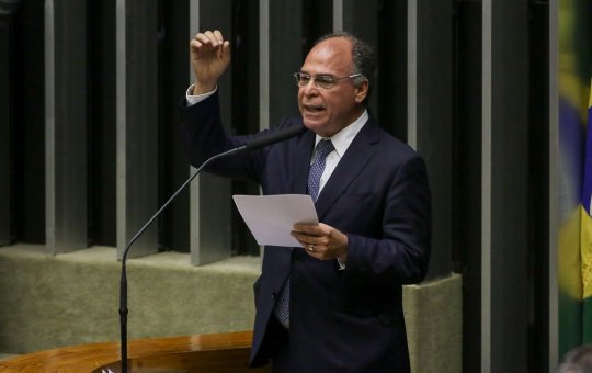 Relator da PEC dos Precatórios apresenta parecer à CCJ