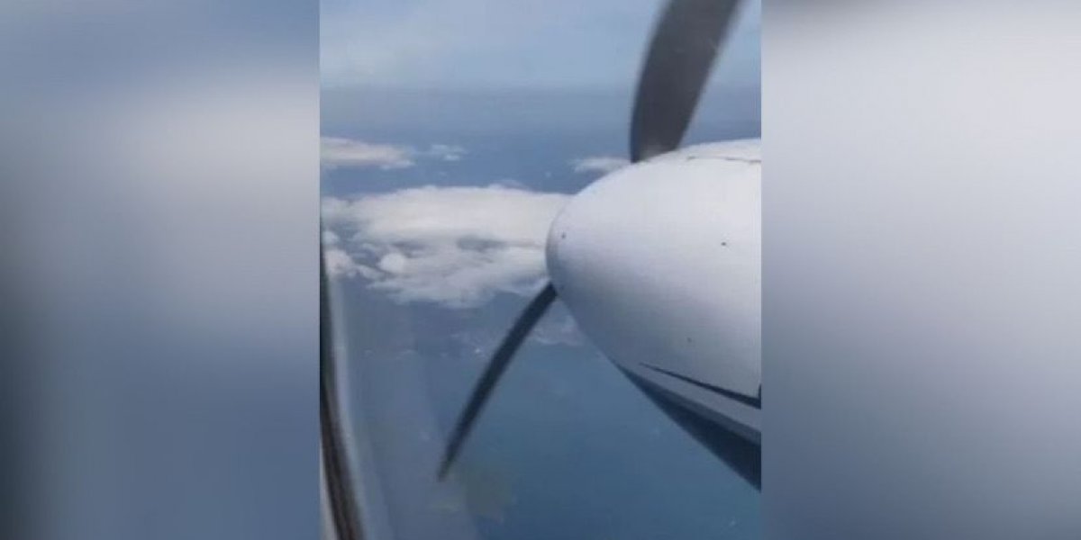 Avião bimotor cai no mar do litoral de São Paulo e família busca por passageiros