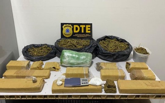Jovem de 18 anos é presa com 10 kg de maconha em Feira de Santana