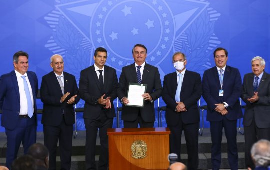 Governo envia ao Congresso projeto para facilitar acesso a crédito