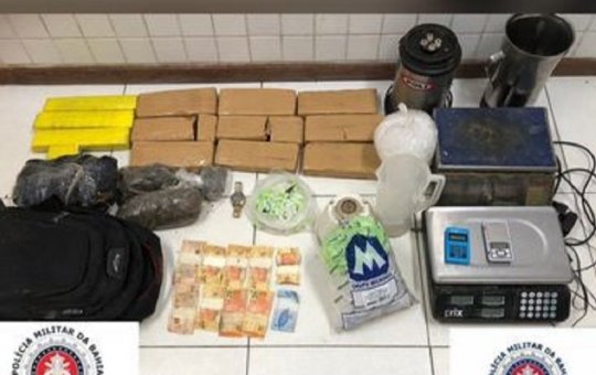 Em ação conjunta, PM apreende 17 kg de entorpecentes no Arenoso, em Salvador