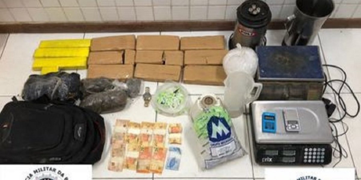 Em ação conjunta, PM apreende 17 kg de entorpecentes no Arenoso, em Salvador