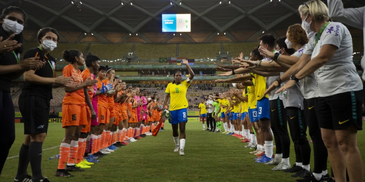 Após 26 anos de história, Formiga se despede da Seleção Brasileira