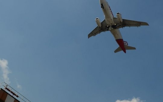 61 viajantes da África do Sul testam positivo para Covid na Holanda