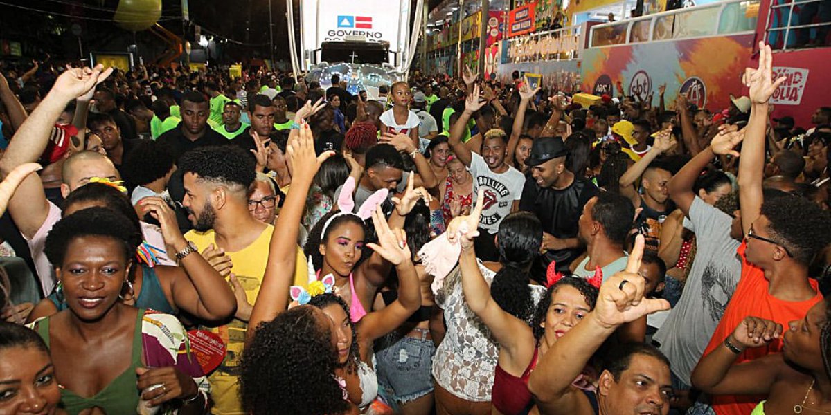 Bloco do 'Chiclete', 'Voa Voa' anuncia que não desfilará em 2022