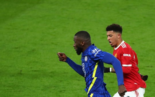 Chelsea e United ficam no empate em clássico inglês