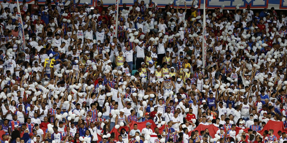 Torcida do Bahia esgota ingresso de R$ 10 para jogo contra o Galo