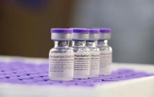 Ministério da Saúde assina compra de 100 milhões de doses da Pfizer para 2022