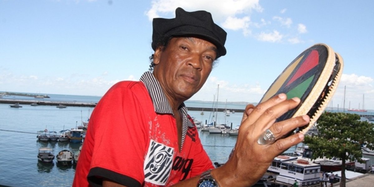 Morre cantor e compositor Paulinho Camafeu, aos 73 anos, em Salvador