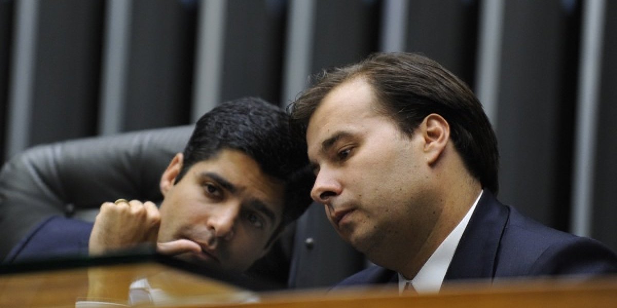 ACM Neto quer filiar Rodrigo Maia ao União Brasil como revide ao PL