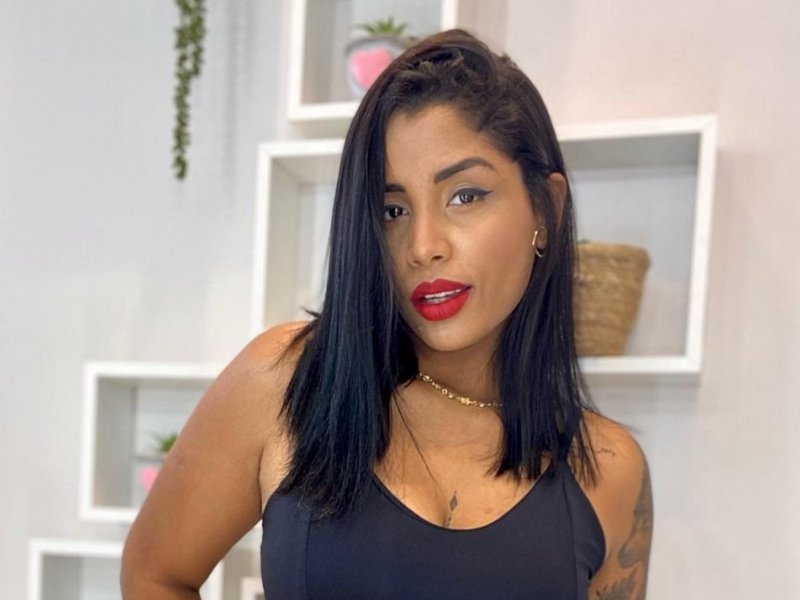 Índia Smith desabafa e diz que jornalista baiana ‘atormenta sua vida’