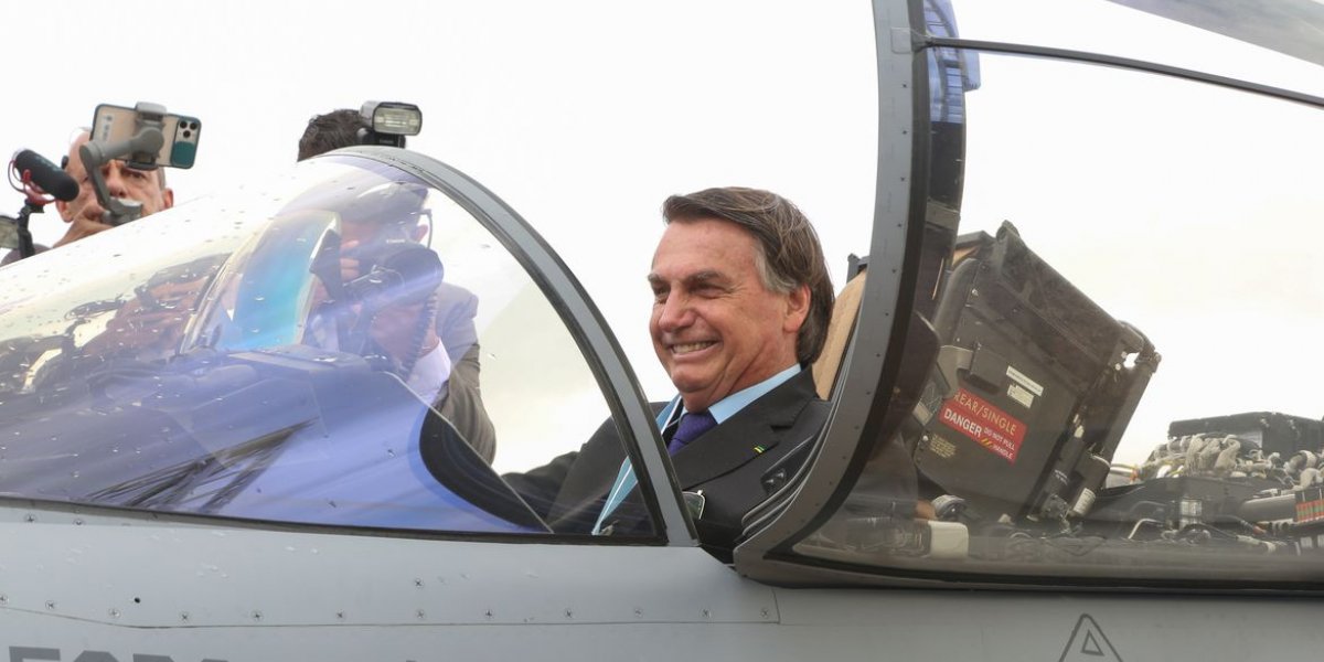 Bolsonaro cria cargo para Força Aérea Brasileira