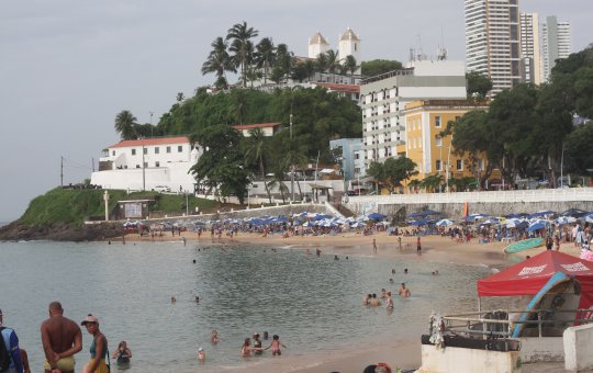 Fala, Povo: O que dizem ambulantes sobre o fechamento das praias no Réveillon