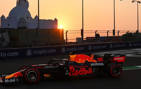 Formula 1: Verstappen lidera 3º treino na Arábia Saudita