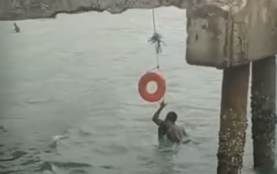 Parte da ponte de São Tomé de Paripe desaba