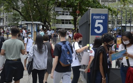 Projeto que estende validade de concursos é aprovado na Comissão do Senado