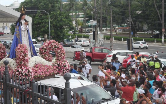 Fiéis voltam às ruas para homenagear Nossa Senhora da Conceição, em Salvador