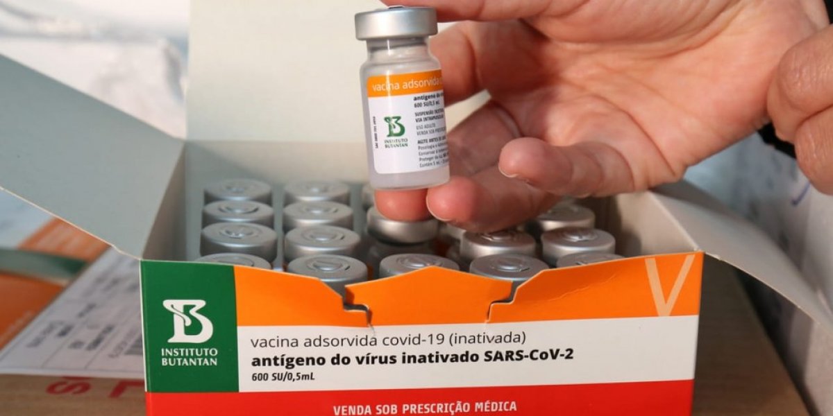 Coronavac: Terceira dose amplia o nível de anticorpos, diz pesquisador