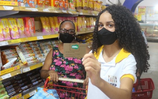 Valor do Bolsa Presença será creditado para famílias de estudantes na sexta (10)