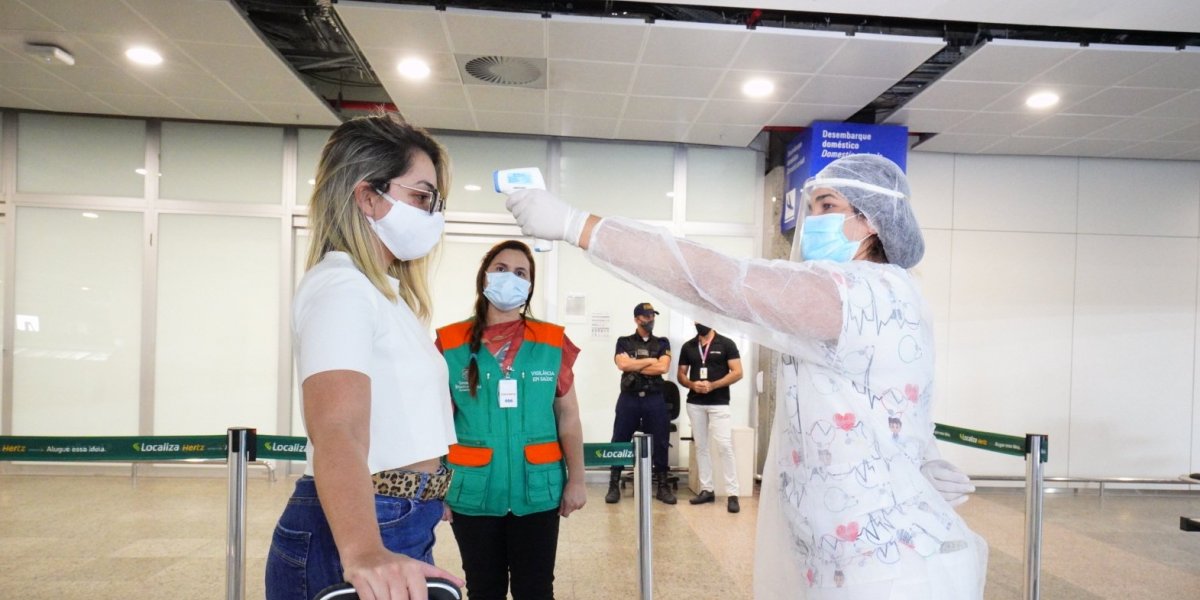 Não vacinados que chegarem ao Brasil terão que cumprir quarentena