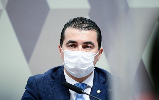 Pivô do caso Covaxin, Luis Miranda tem posse de arma autorizado pela PF