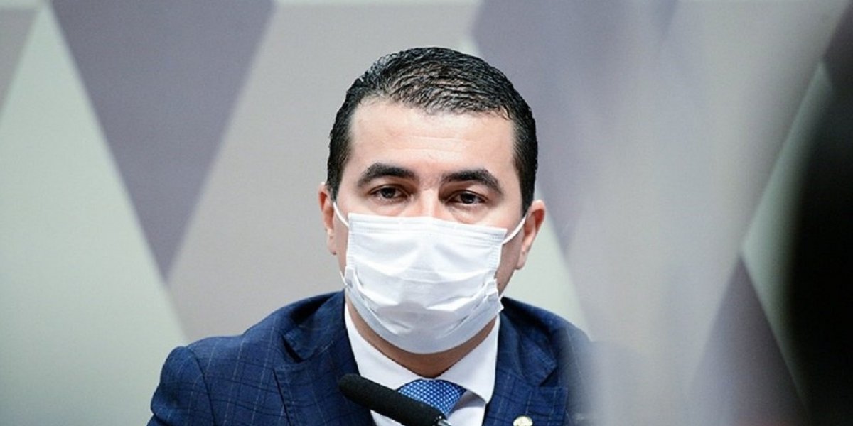 Pivô do caso Covaxin, Luis Miranda tem posse de arma autorizado pela PF