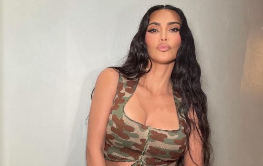 Kim Kardashian pede à justiça para ficar solteira antes da conclusão do divórcio