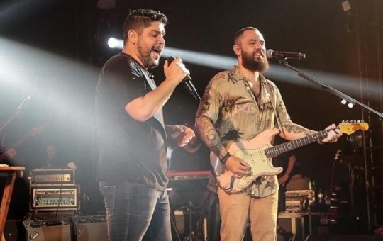 Fã faz pedido indecente para cantor da dupla Jorge & Mateus e vídeo viraliza