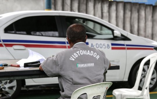 Taxistas e mototaxistas de Salvador têm até o próximo dia 20 pra fazer vistoria