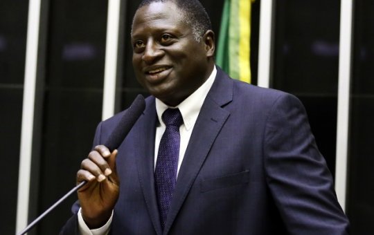 Com embolia pulmonar, deputado bolsonarista é internado em Brasília