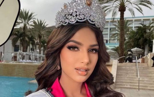 Nova Miss Universo é jovem indiana de 21 anos que gosta de imitar gatos