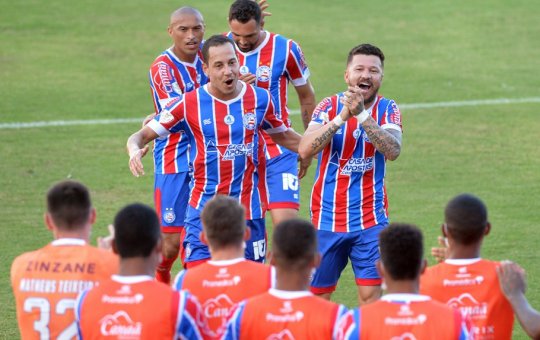 Dos três artilheiros do Bahia na temporada, apenas um teve contrato renovado