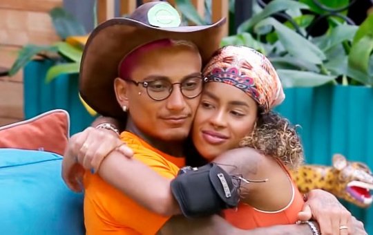 A Fazenda: Dynho e Sthe fazem barraco após descobrirem que estão solteiros