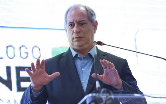 Ciro e Cid Gomes são alvos de operação da PF contra esquema de corrupção